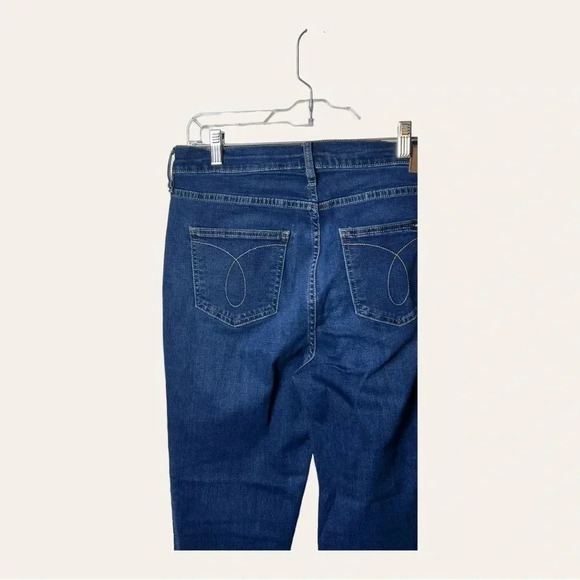 0373. CALVIN KLEIN HIGH RISE SKINNY JEANS MEDIUM WASH BLUE IN COLOR SIZE 12 - Picture 7 of 9